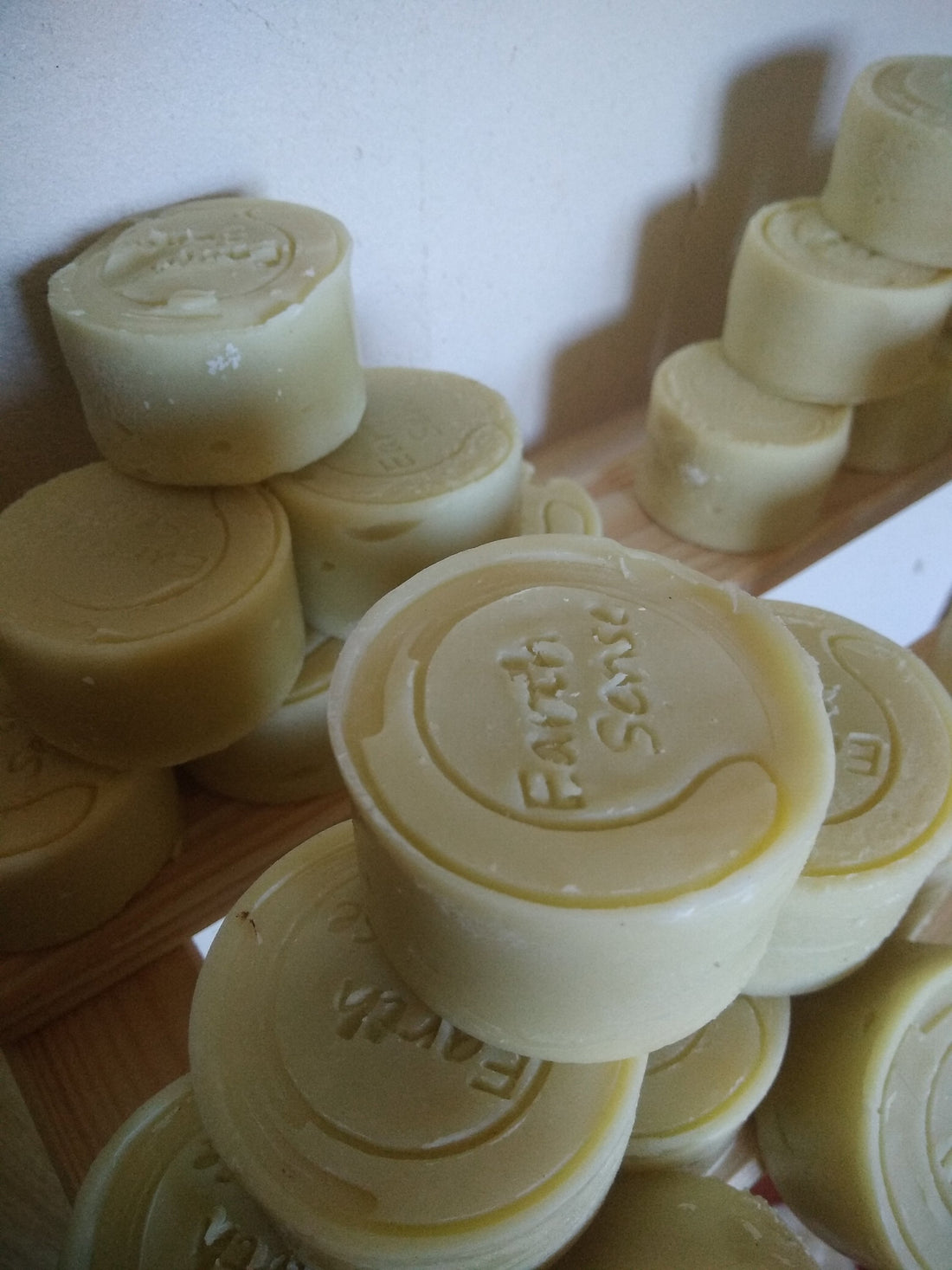 Organic Certified Balancing Solid Shampoo - Sandalwood - Normal & all
